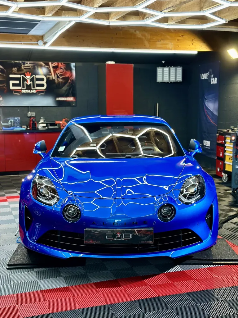 film de protection PPF alpine A110 Lyon traitement céramique protection carrosserie voiture de sport