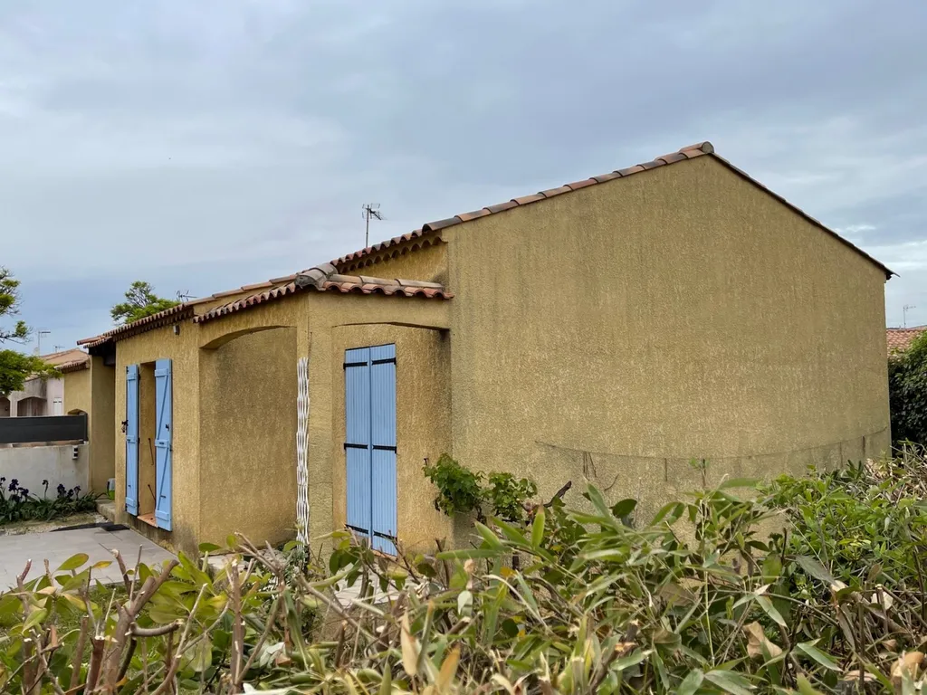 Façade gratté fin à Frontignan proche de Sète