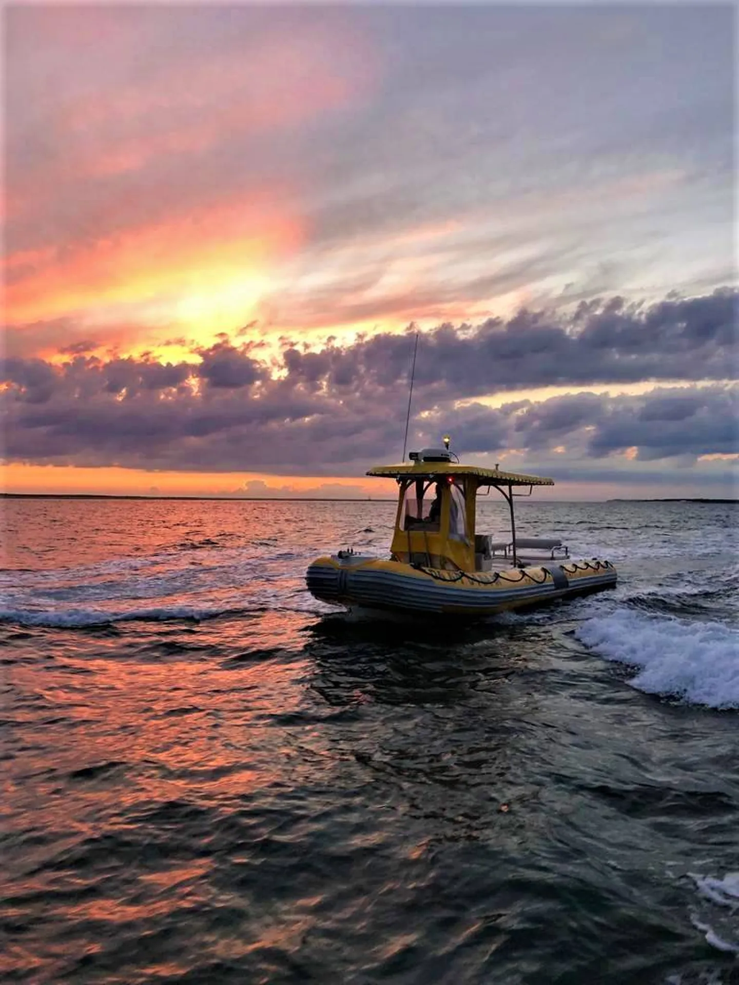 Besoin d'une traversée rapide entre Arcachon et le Cap Ferret ? En 15 minutes, Bat'express vous transporte d'un côté à l'autre !