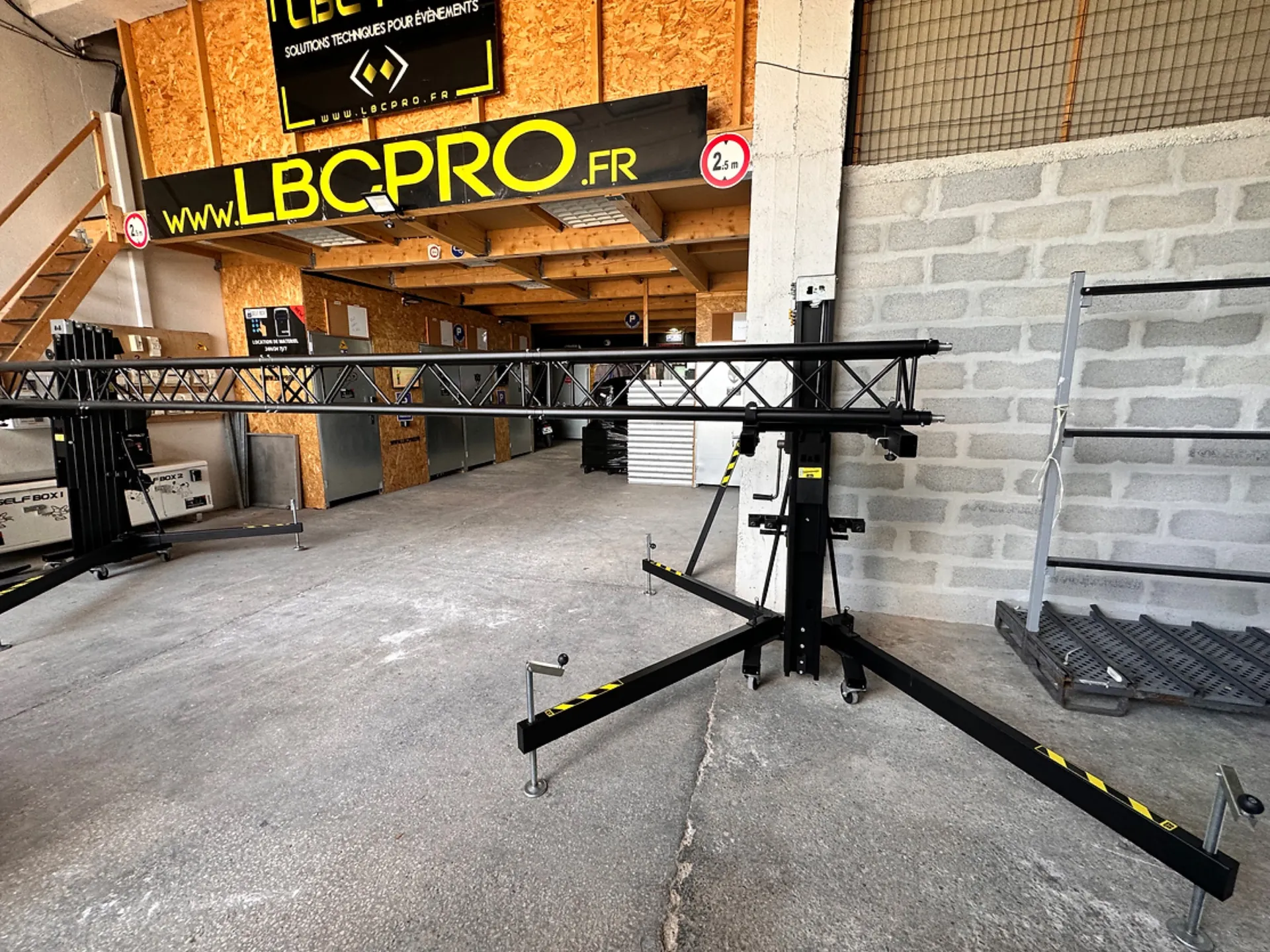 location pont pour écran led géant à Toulon dans le var