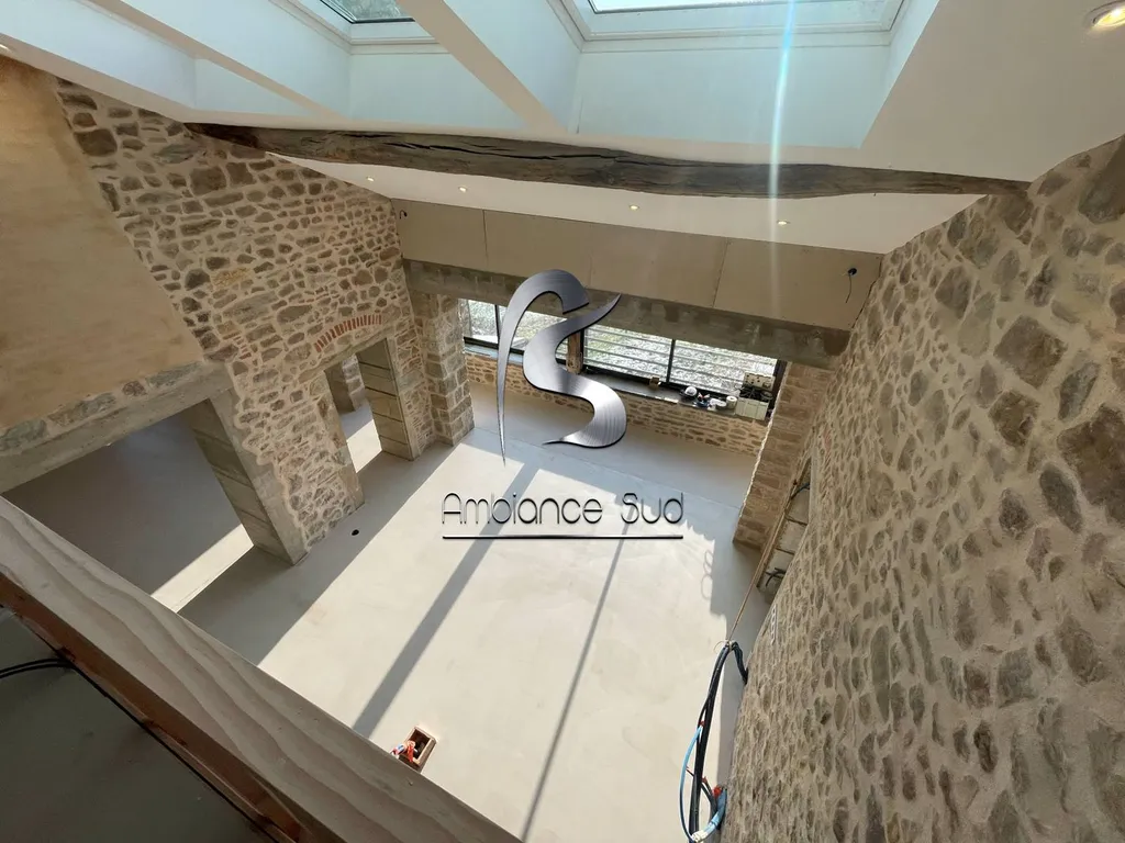 Rénovation d’un sol intérieur avec du béton ciré taloché dans une vieille bâtisse à Lyon 69