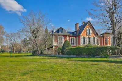 Le Vésinet - Belle maison ancienne 10 pièces 275 m²
