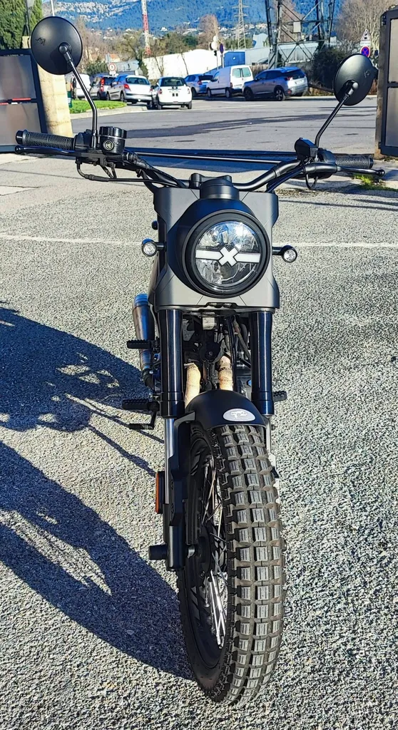 BRIXTON GLANVILLE 250 DU 09/2019 AVEC 7900 KM.