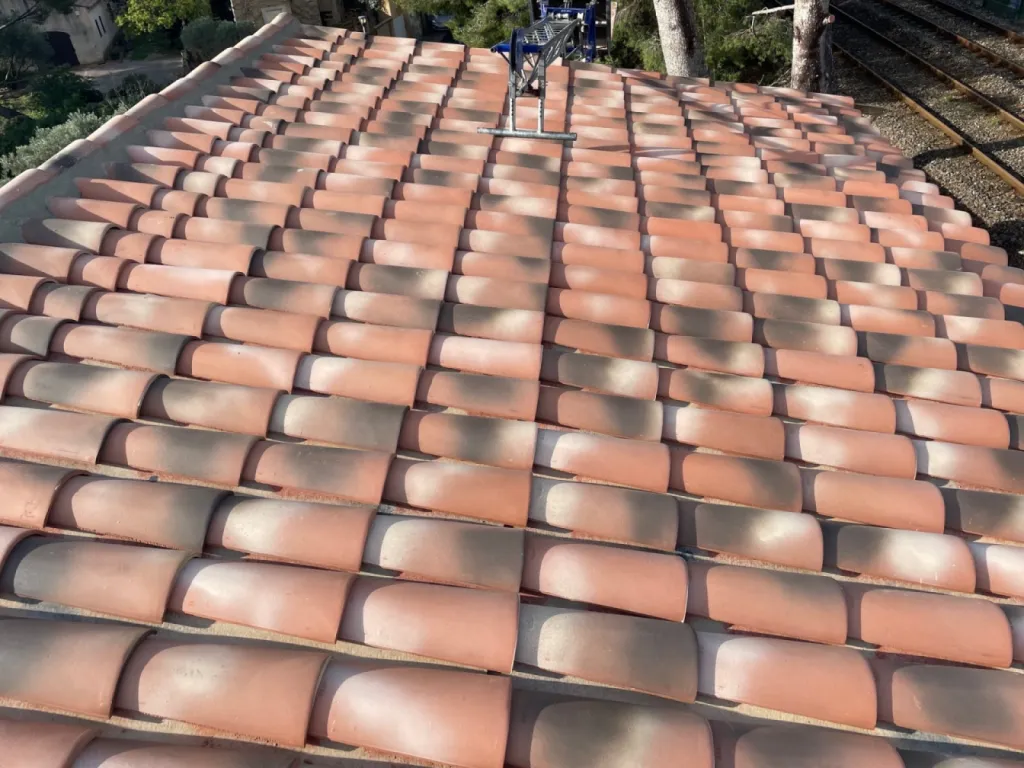 pose de tuile sur pst près de martigues
