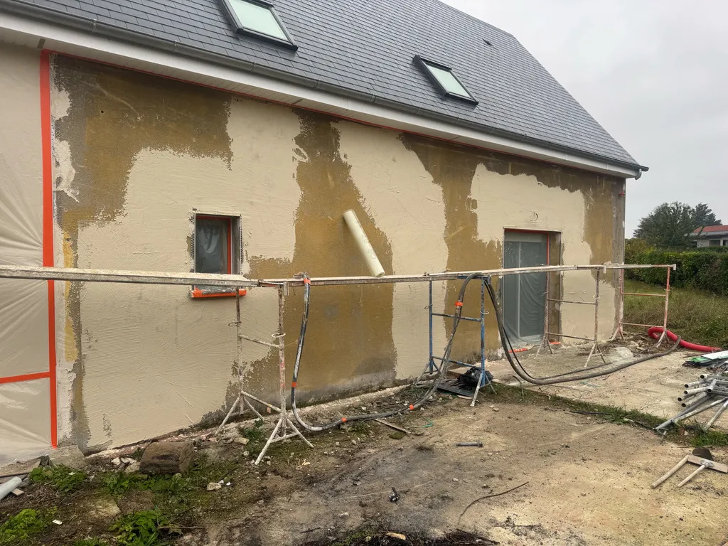 Pose accrocheur enduit 