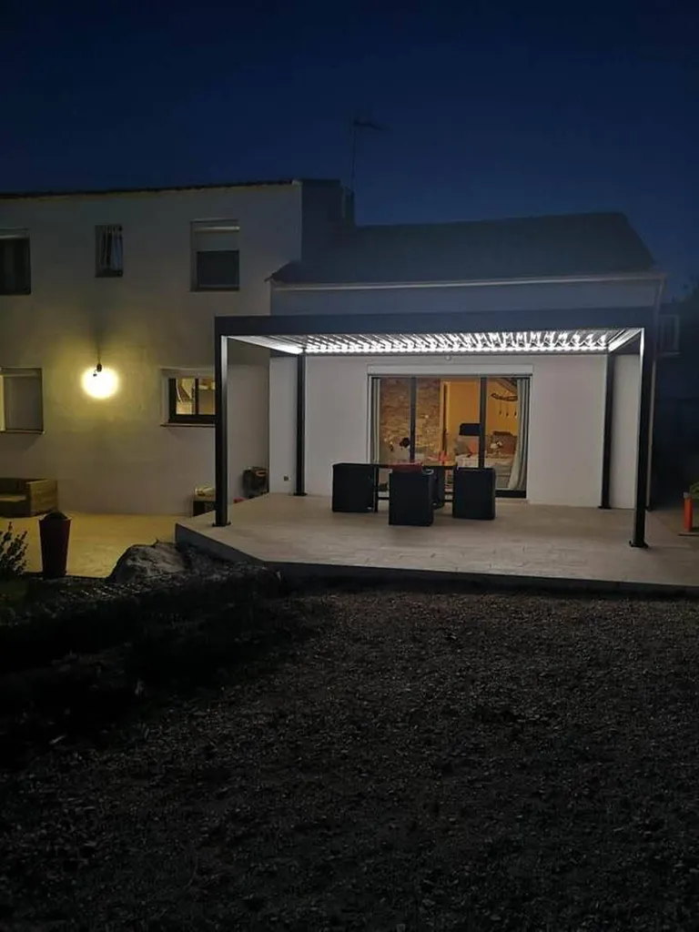 Pergola bioclimatique en aluminium sur Saint Julien les Martigues