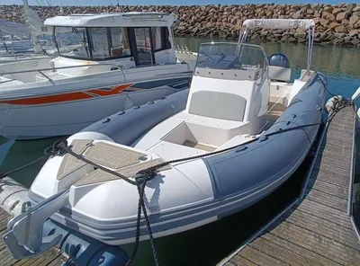 Bateaux d'occasion Capelli Tempest 800 à vendre en Loire Atlantique