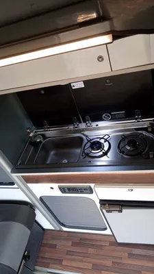 Fourgon aménagé en camping-car dans le Var
