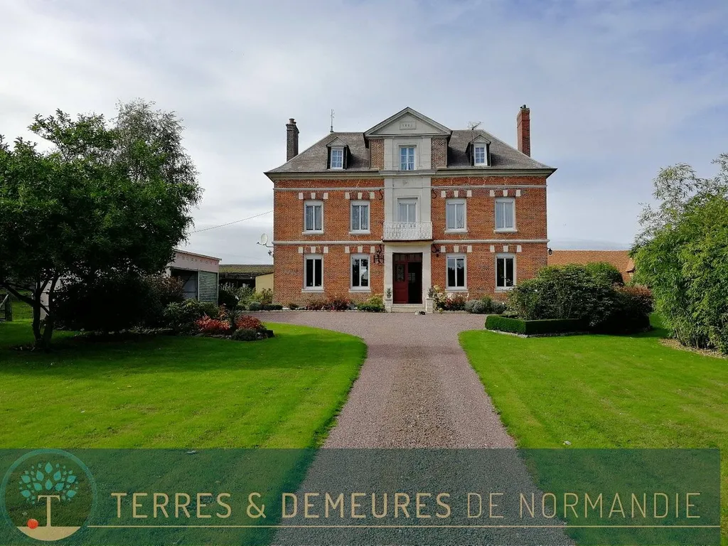 A vendre, Nord de Pont-Audemer. 5 min accès A13 pour LE HAVRE - PARIS - CAEN. Maison Familiale de caractère.