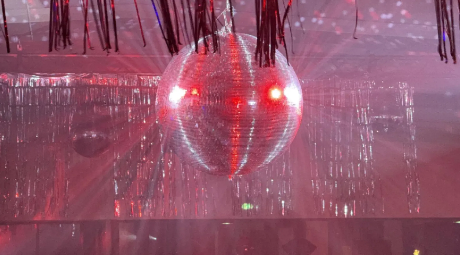 location boule à facettes 1m à saint Raphael dans le var