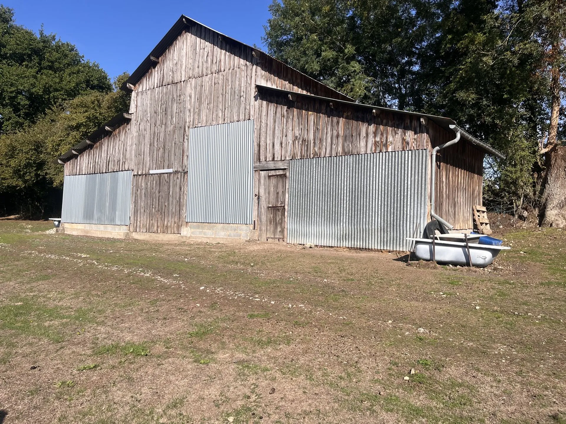 PROPRIÉTÉ NORMANDE – VUE EXCEPTIONNELLE – 4 HECTARES – CALME ABSOLU
