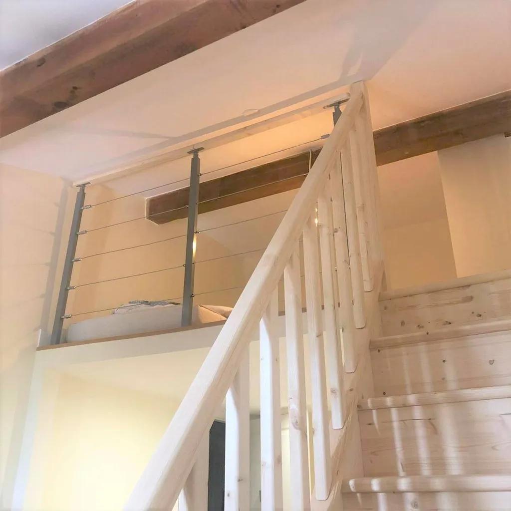 Rénovation d'une chambre d'enfant et création d'une mezzanine en bois, Vancia