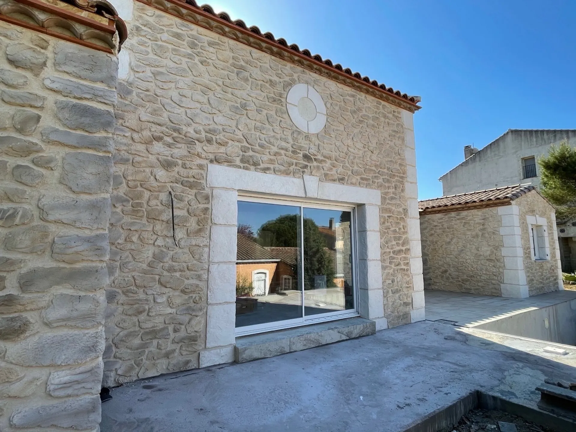 Finition Pierre taillée à Portel des Corbières dans l’Aude.