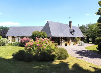 A VENDRE - A 10 MINUTES DE CORMEILLES (27260), AU CALME ET DANS UN ENVIRONNEMENT PRESERVE, BELLE PROPRIETE NORMANDE AVEC PISCINE INTERIEURE.