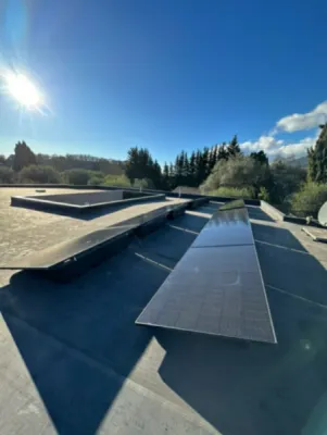 Pose de panneaux solaire sur toit plat à Grasse dès 8 990€