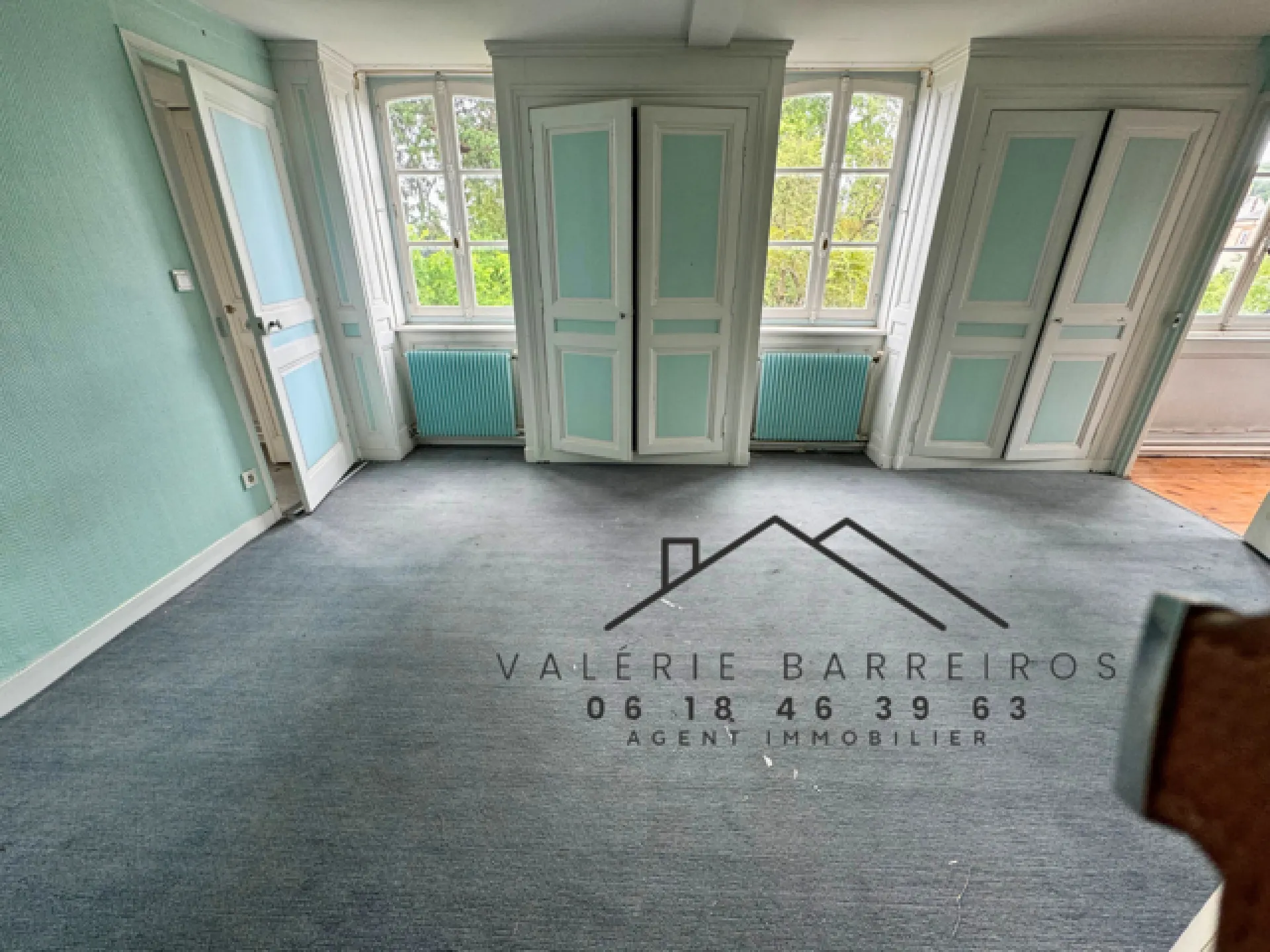 A saisir demeure exceptionnelle de 245 m2 à rénover entièrement édifiée sur un terrain de 2296 commune de ELBEUF 76410