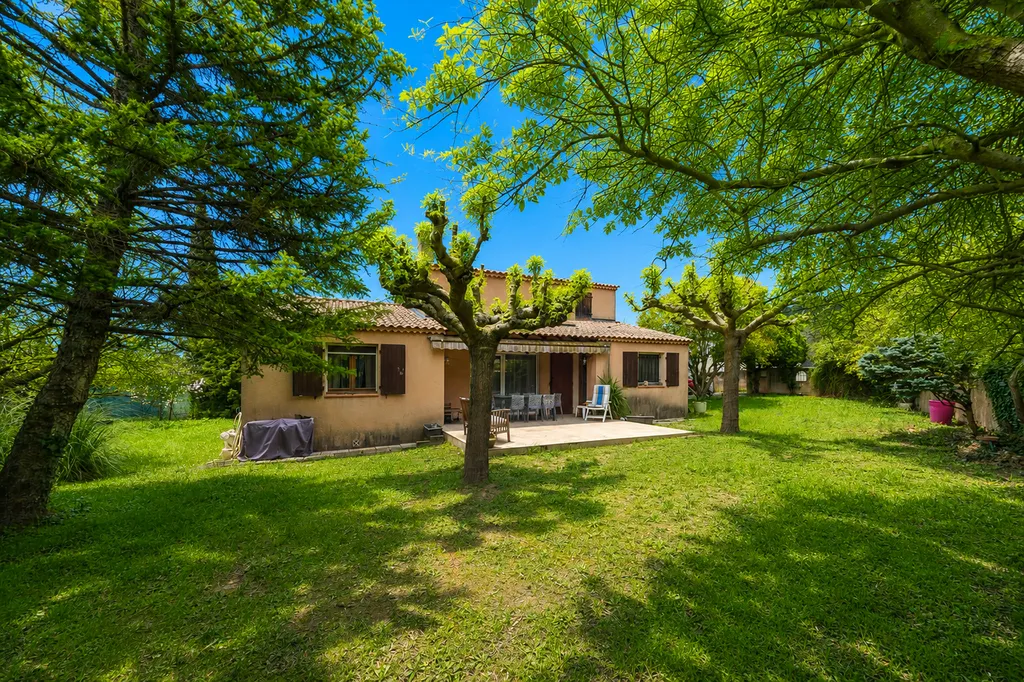 A vendre Villa de type 5 sur 2 niveaux 