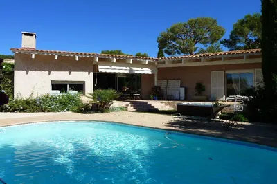 Vente maison 7 Cassis sur les hauteurs, piscine, garage et dépendance