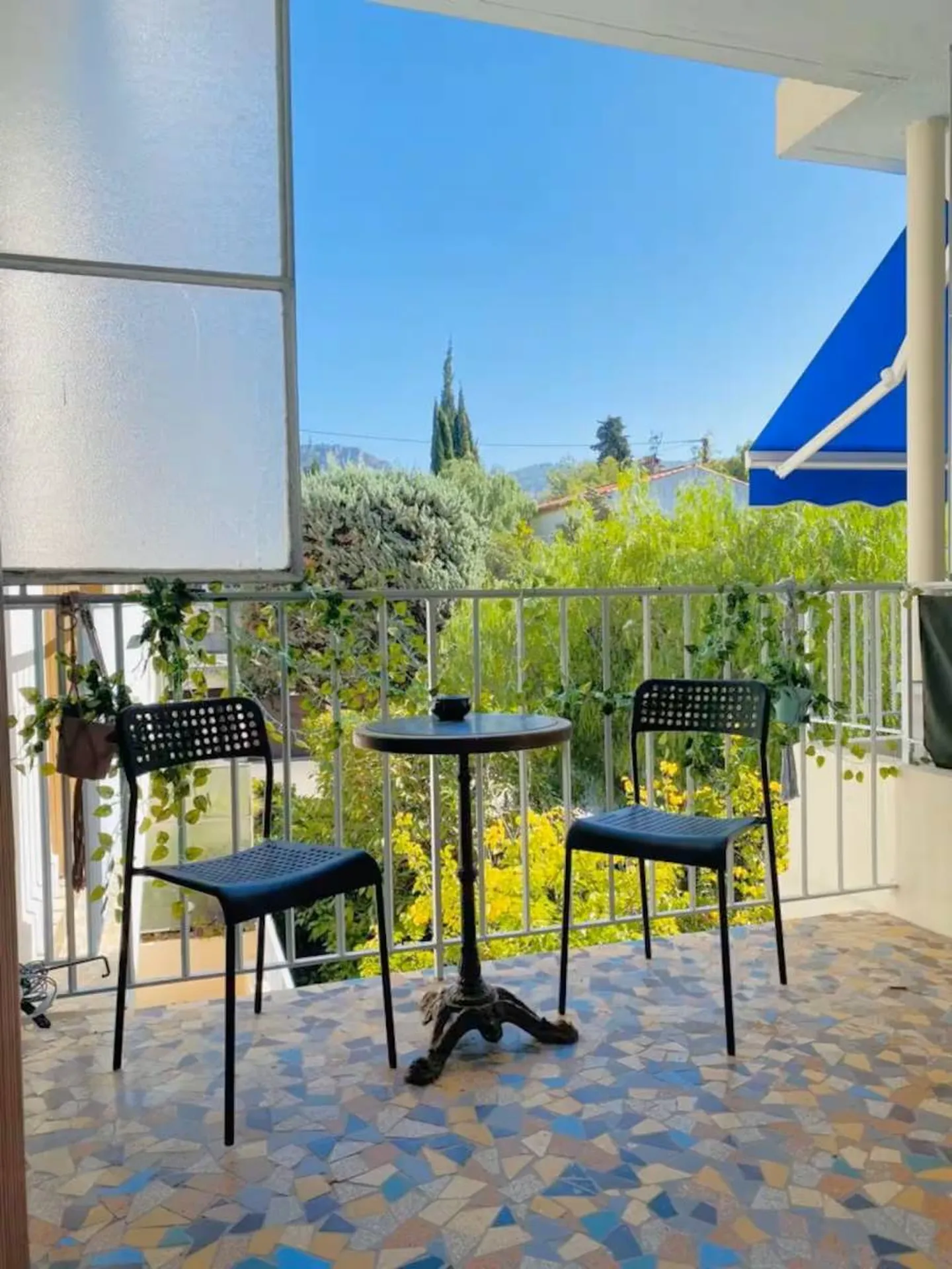 A vendre appartement T3 Cassis  avec balcon dans résidence sécurisée avec parking