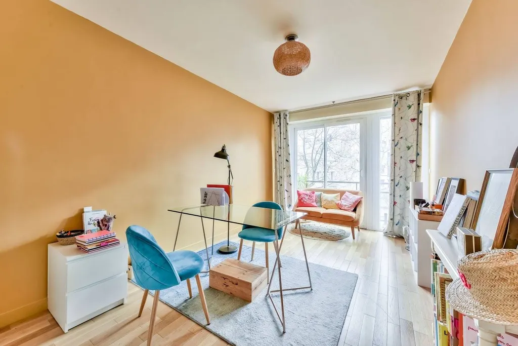 à vendre à Neuilly 5 Pièces au 4ème étage