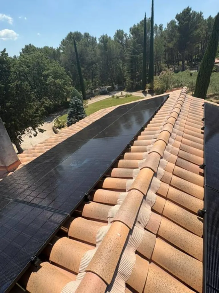 Installez vos 25 panneaux solaires sur votre toiture de maison à Fuveau dès 17 990€