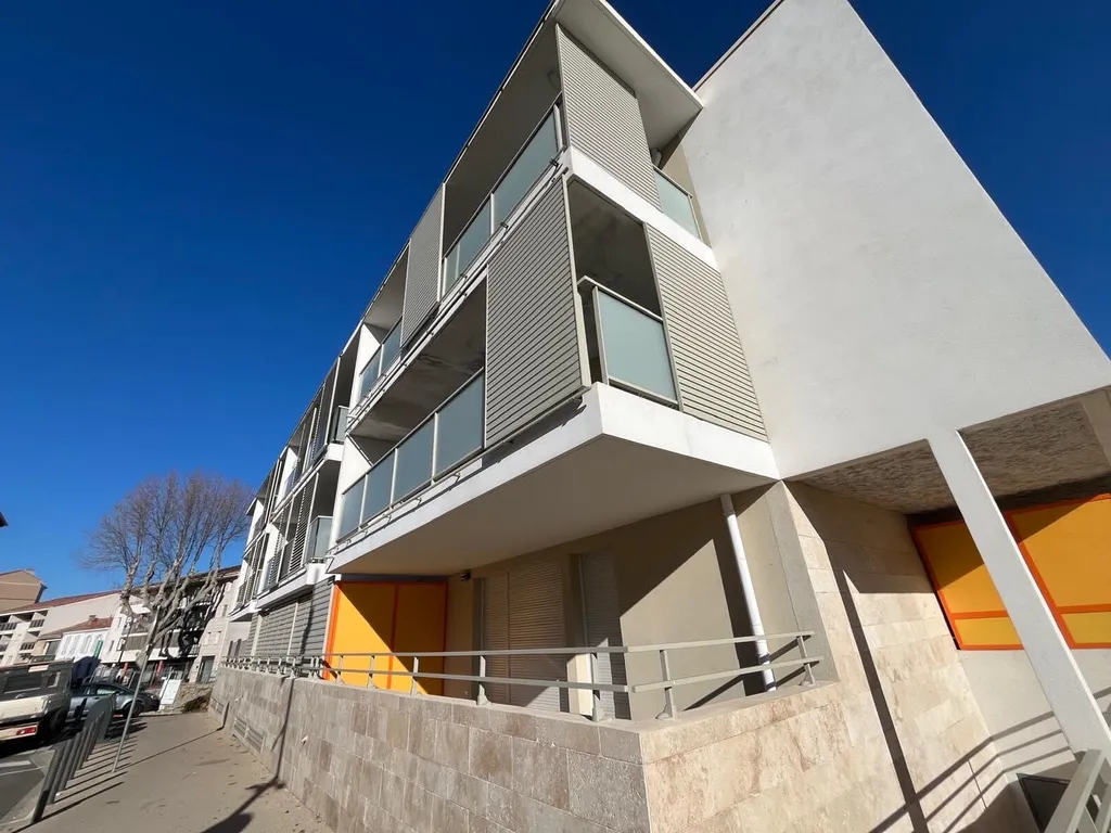 Remplacement de garde-corps suite à sinistre sur un immeuble sur Istres