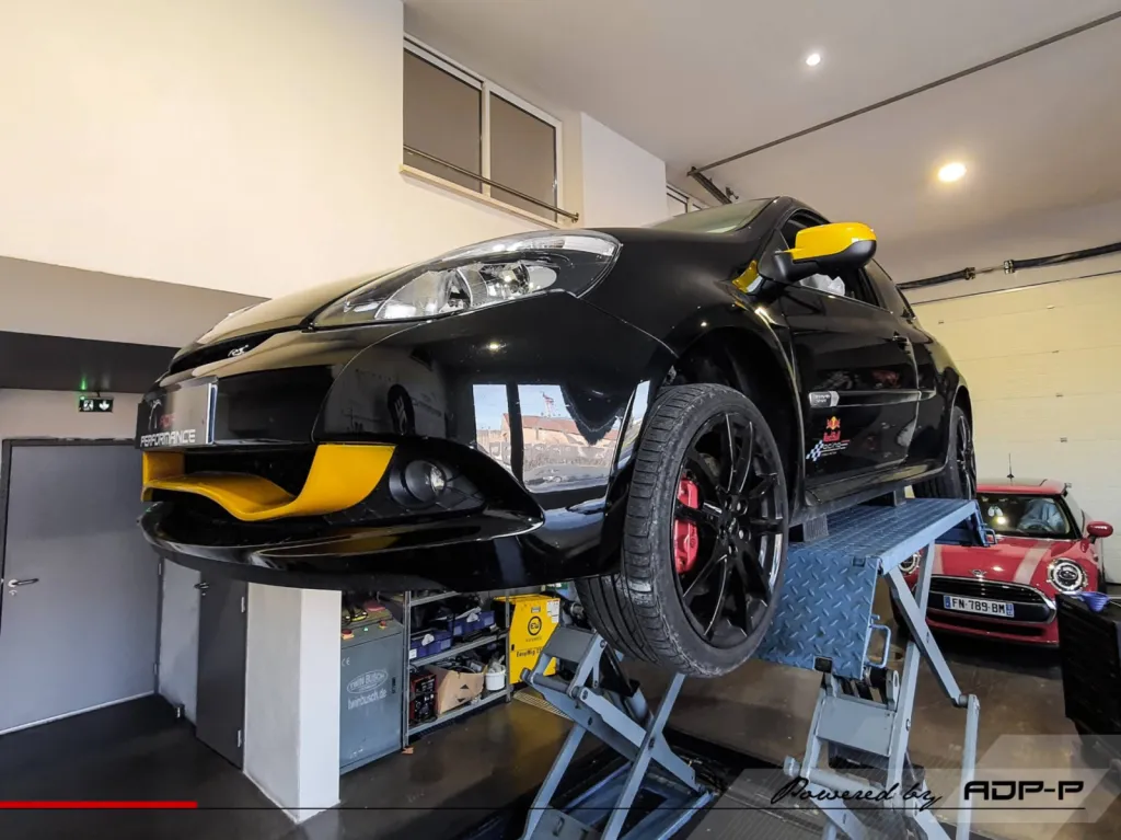 Ligne Akrapovic Evolution pour Clio III RS Phase 2 | ADP Performance