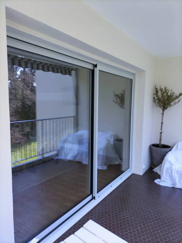 Artisan pour remplacement de menuiseries aluminium à Lyon 6