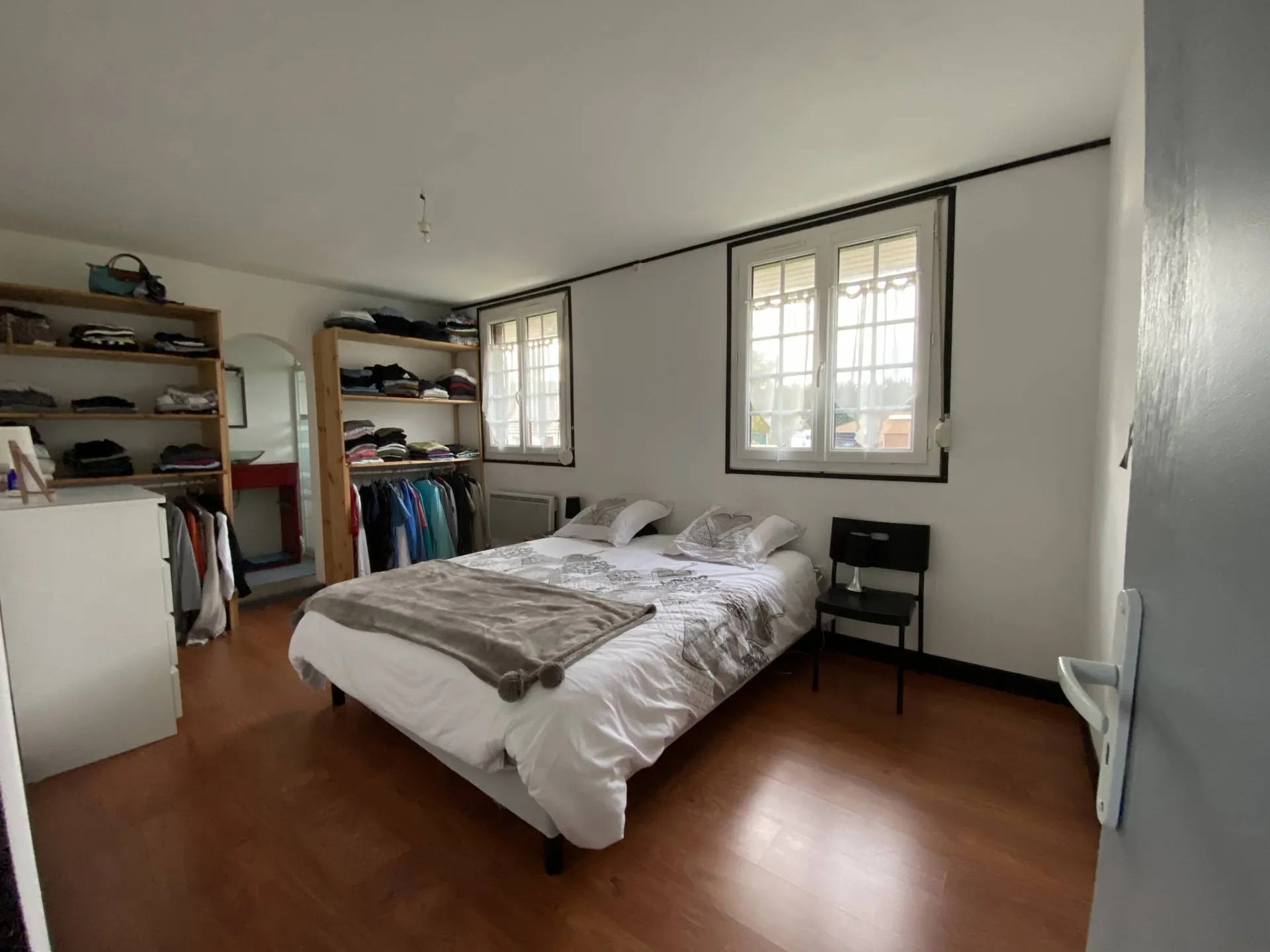 A vendre maison au calme avec 4 chambres dont 1 au rdc