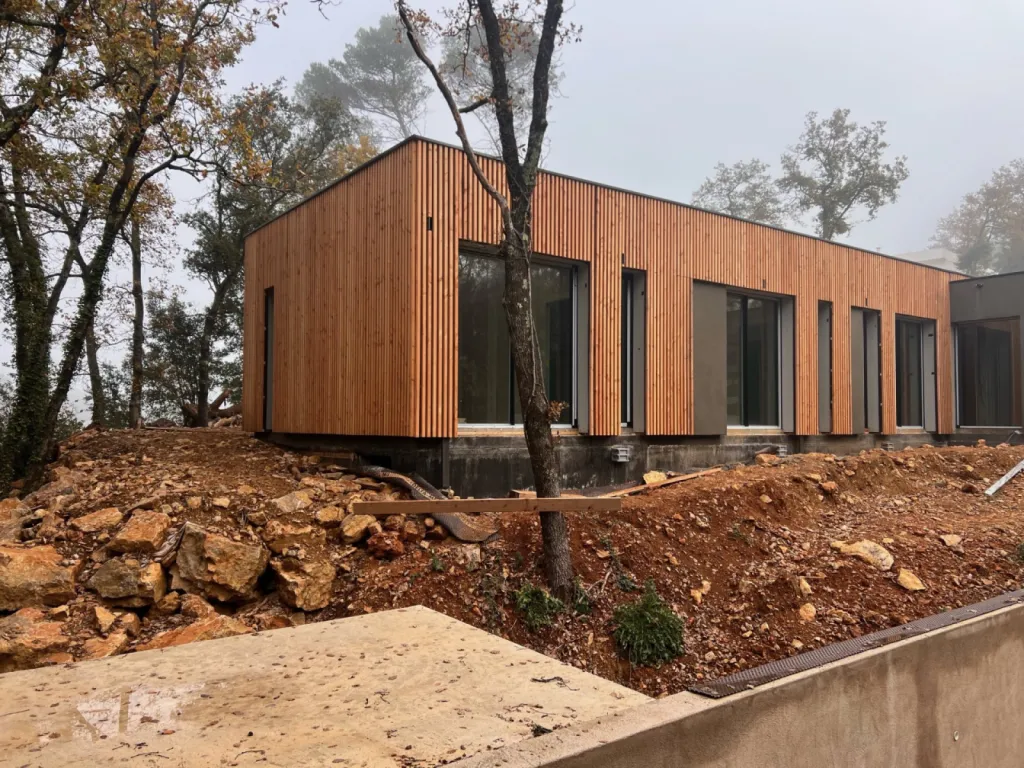 Construction d'une maison individuelle en ossature bois de 240 m² à Brignoles dans le Var