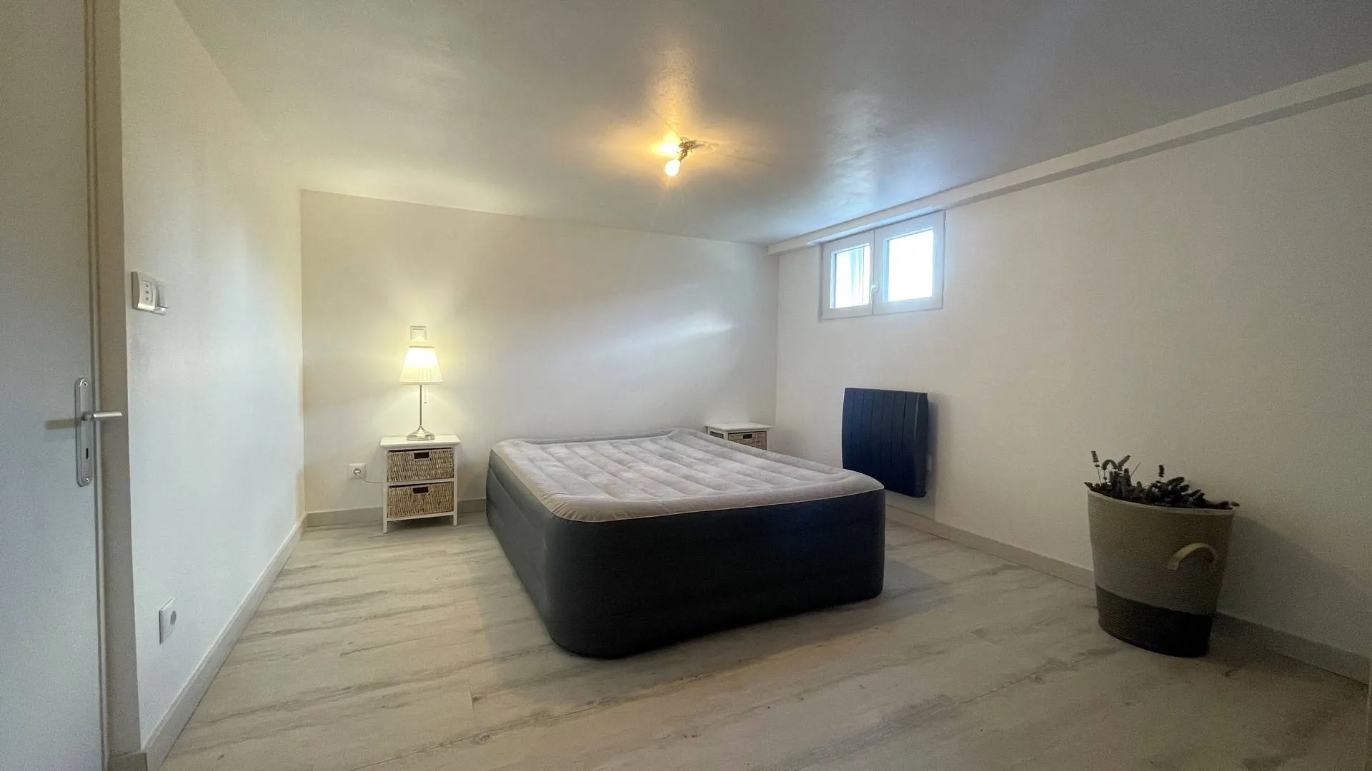 Maison à vendre avec chaudière au gaz à Dieppe : Cette maison est équipée d’une chaudière au gaz, assurant un système de chauffage efficace et économique.