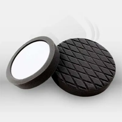 Pad mousse souple pour polisseuse roto-orbitale utilisé pour finition et lustrage de carrosserie automobile en atelier detailing à Mont-de-Marsan, Landes (40), Nouvelle-Aquitaine et disponible partout en France