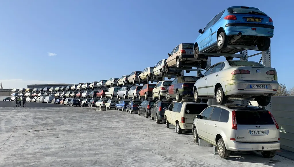 Cantilever pour stockage de véhicules