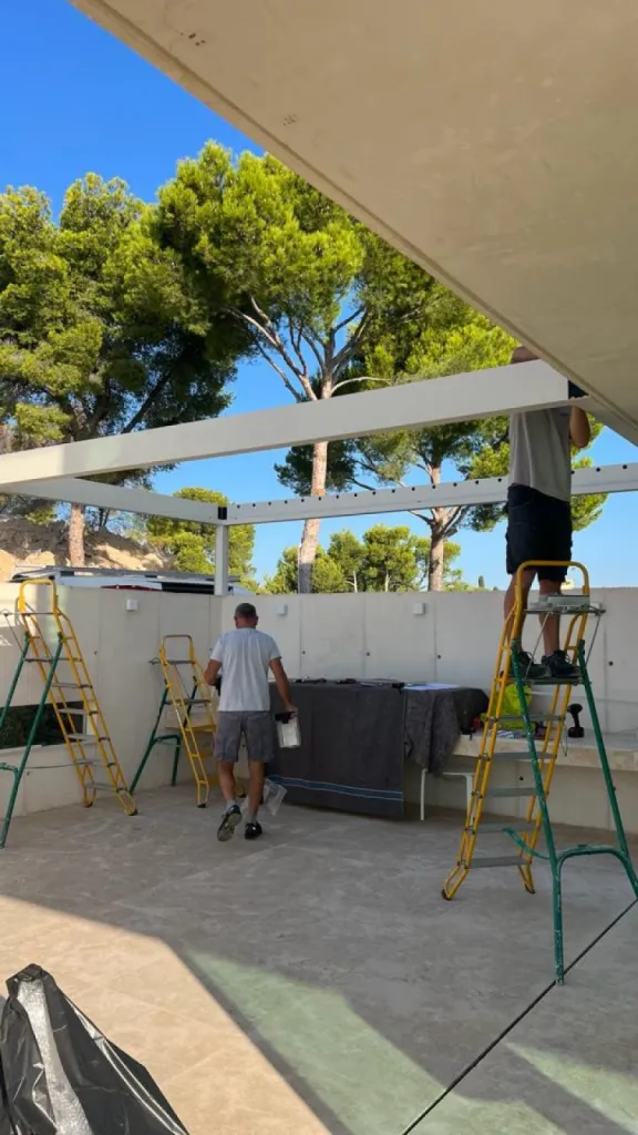 un véritable travail d'équipe pour l'installation de ce chantier