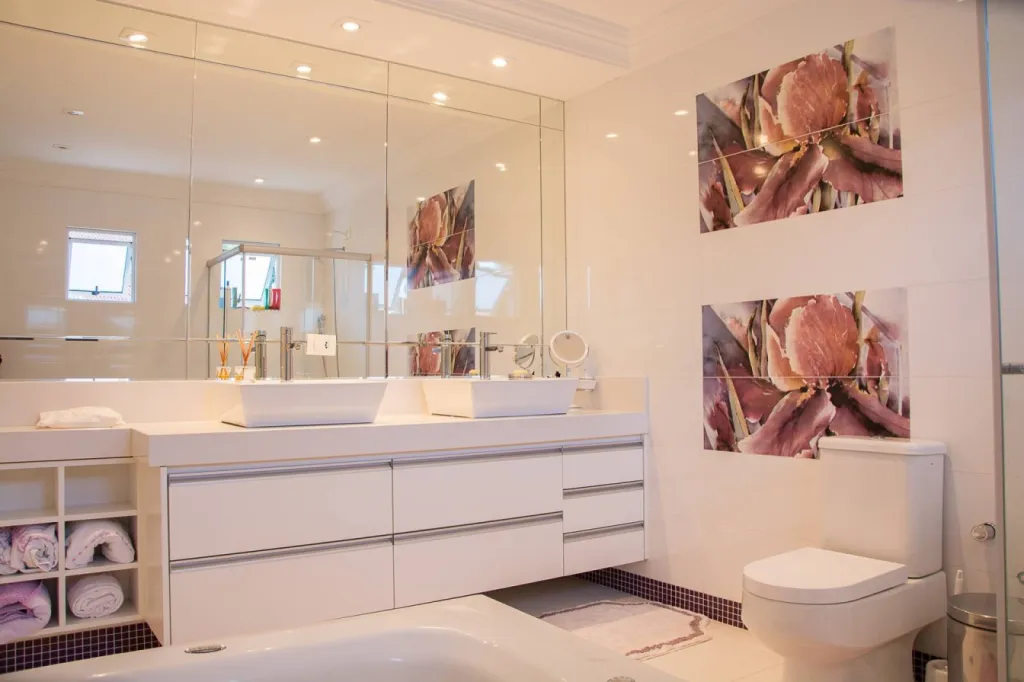 Création et pose de revêtements pour sol et mur pour salle de bain haut de gamme