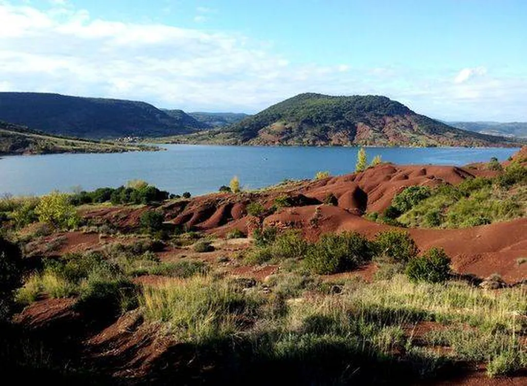Le Lac du Salagou proche de Vias-Plage dans l'Hérault