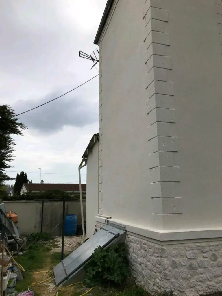 Réalisation d'un enduit projeté imitation pierre sur une maison de maître secteur Manéglise, Montivilliers, Epouville (76)