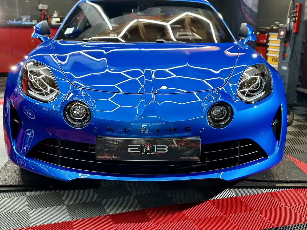 film de protection PPF alpine A110 Lyon traitement céramique protection carrosserie voiture de sport