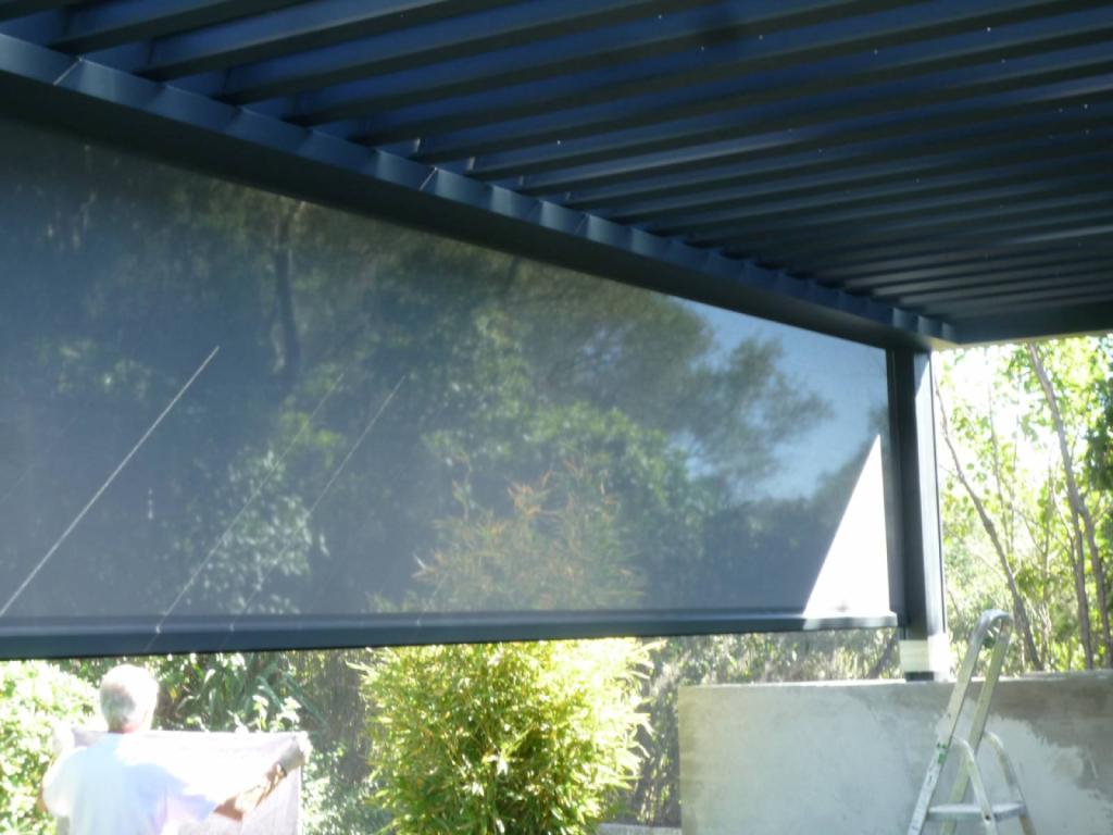 Vente de store vertical sur mesure pour terrasse à Salon de provence