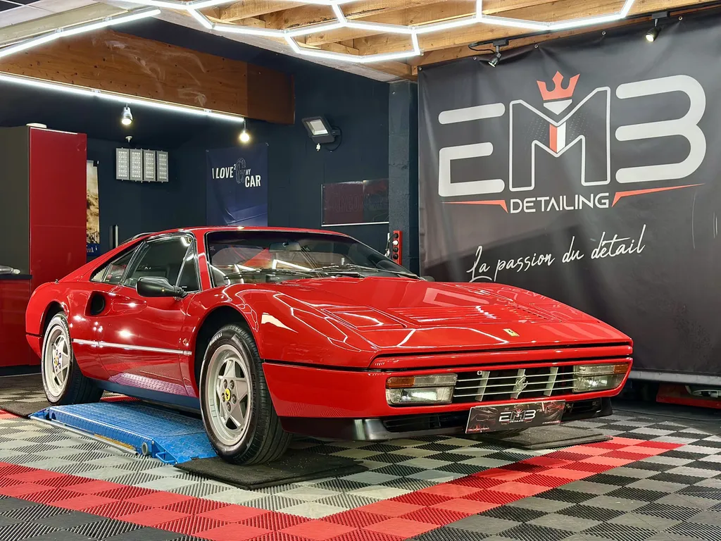 Traitement céramique automobile à Lyon proche Brignais EMB DETAILING spécialiste Ferrari 328 