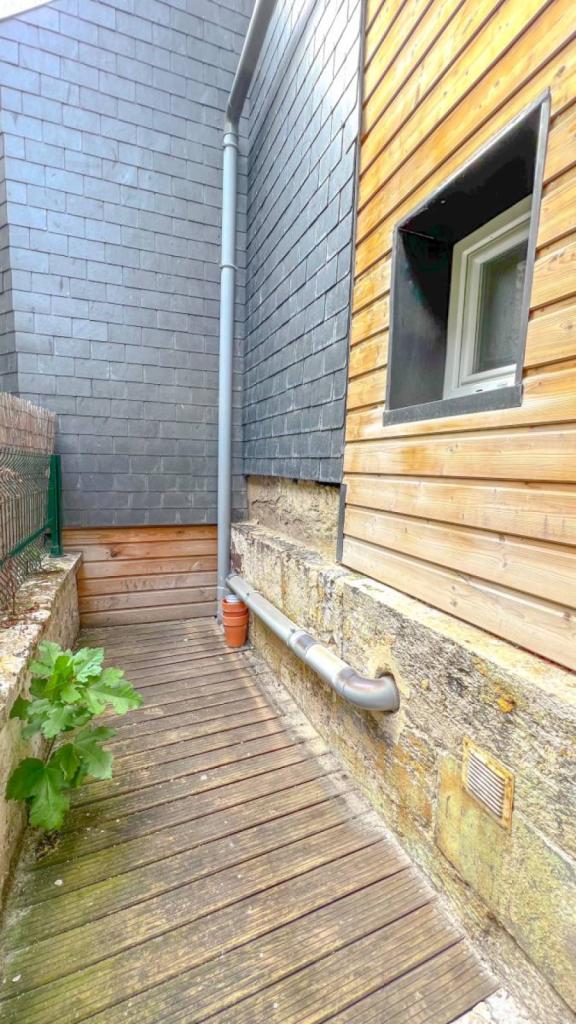 F2 - place de la Rougemare à Rouen avec terrasse privative