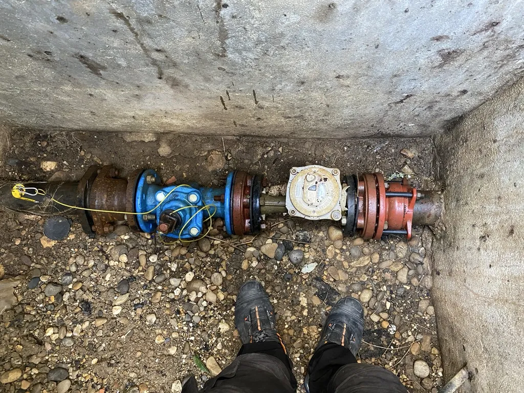 Faire localiser une fuite d'eau sur canalisations enterrées à Versailles par un spécialiste dans le 78 suite à une surconsommation