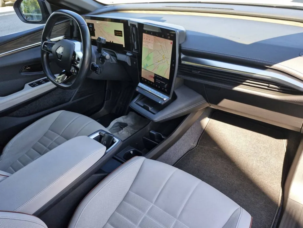 Renault Megane E-TECH 100% Electrique ICONIC EV60 220cv Super Charge occasion Harman Kardon près de Toulouse à Plaisance du Touch