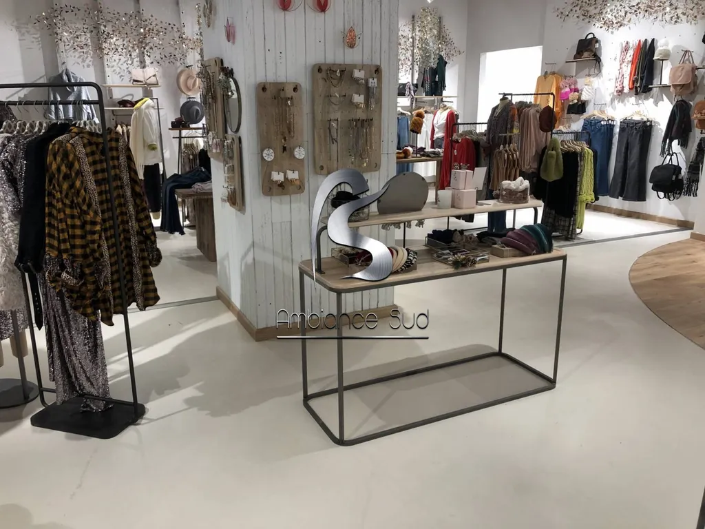 SOL EN BETON CIRE COULE DECORATIF A HYERES 83