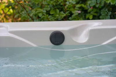 spa jacuzzi exterieur Peynier