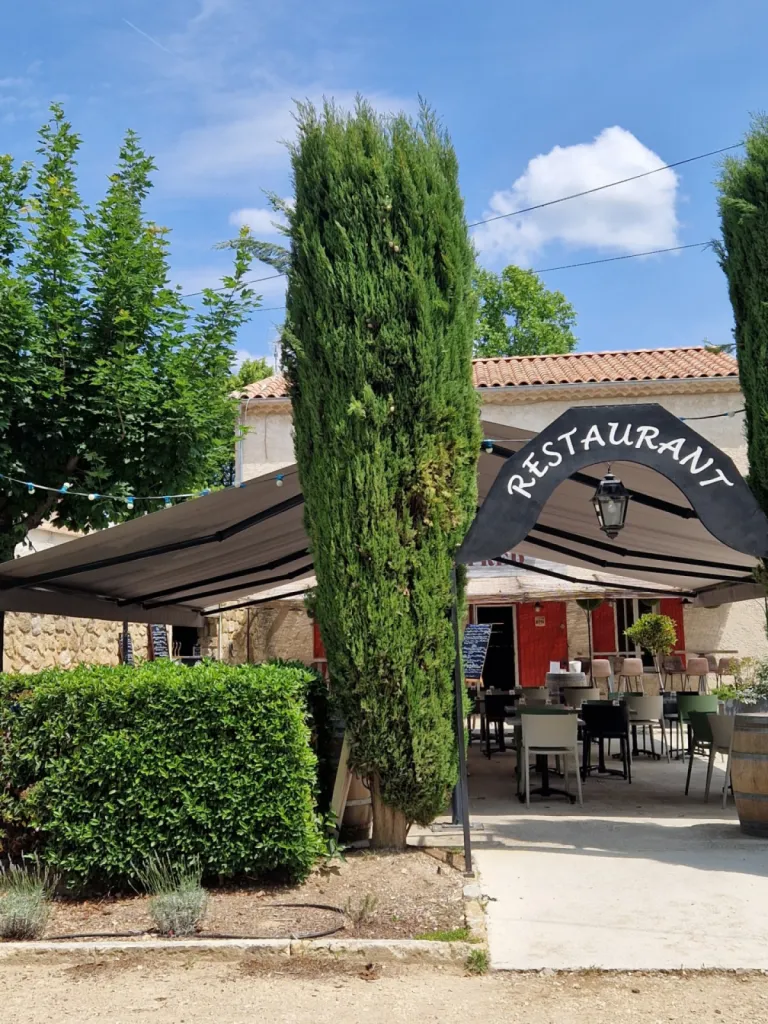 pose de store sur mesure proche de salon de provence