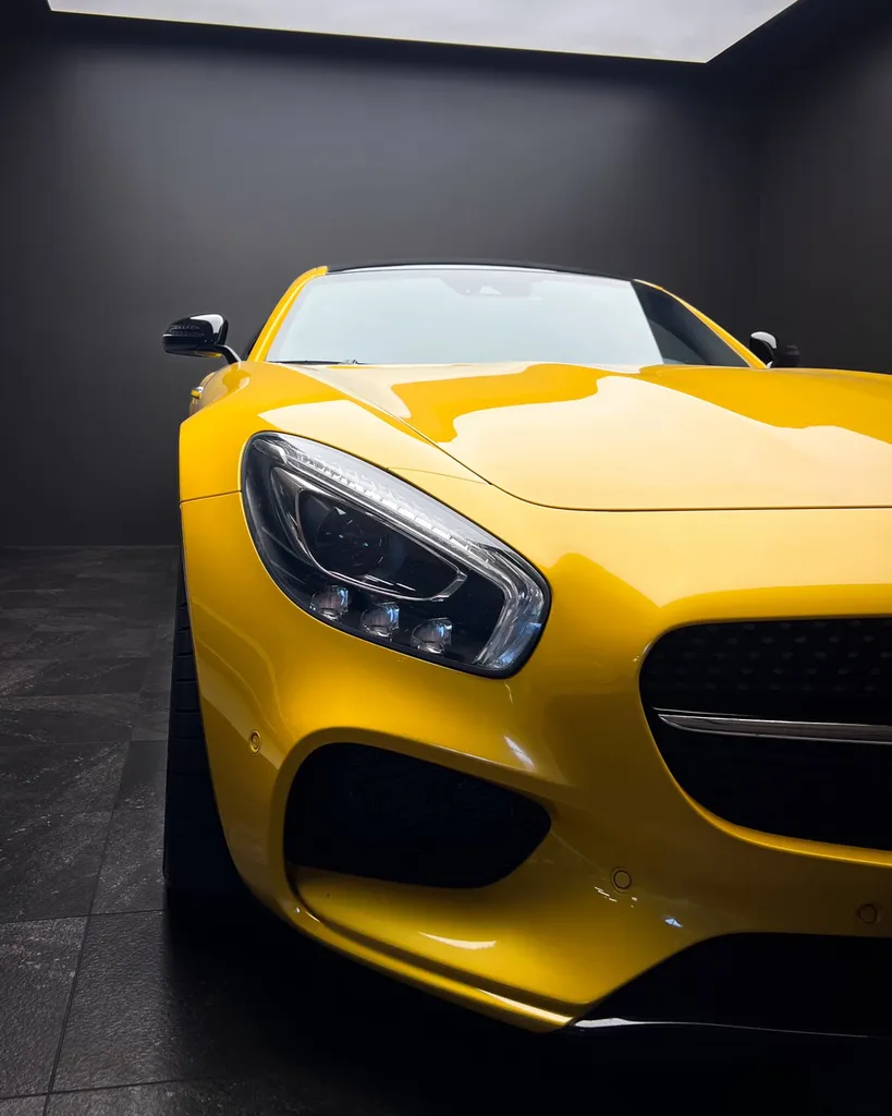 Restauration de cuirs sur cette Mercedes AMG GT chez DSP Service à Le Mans