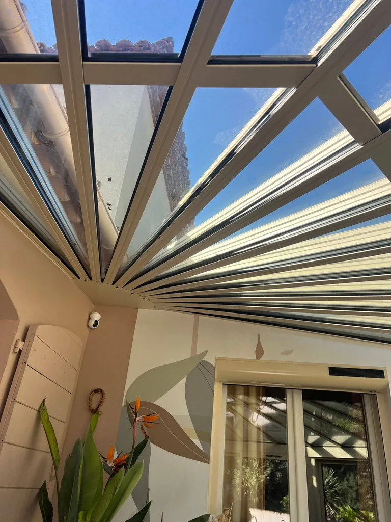 Installation d'une véranda quart de soleil sur mesure en aluminium entre Nîmes et Montpellier