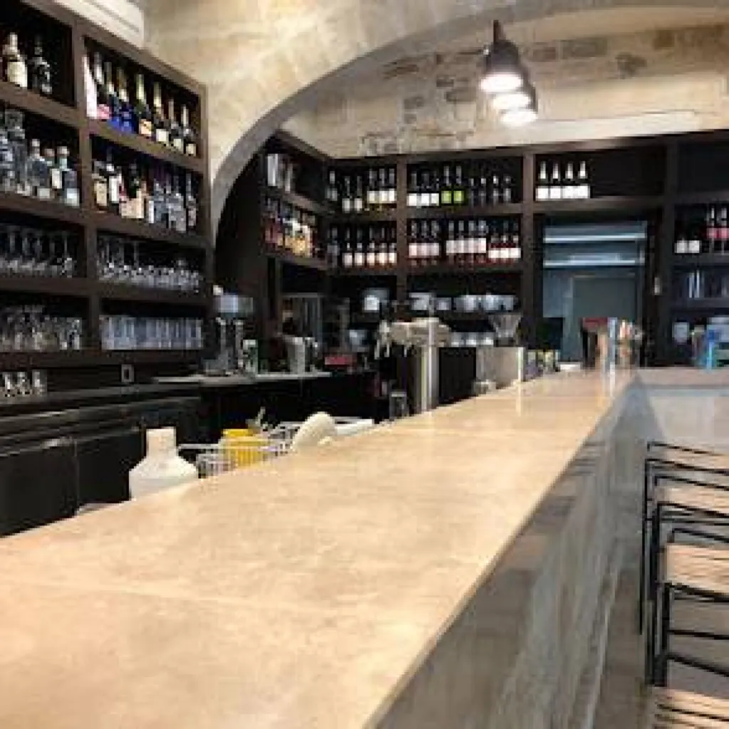 Dallage pierre de Dordogne sur RDV au showroom 36 rue de Bourgogne à Paris