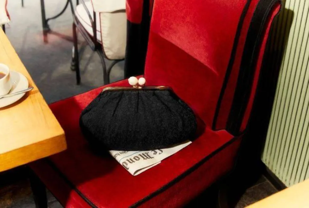 Cet hiver le sac Pasticcino de chez Week-End Max Mara, en cuir nappa se décline dans plusieurs coloris.